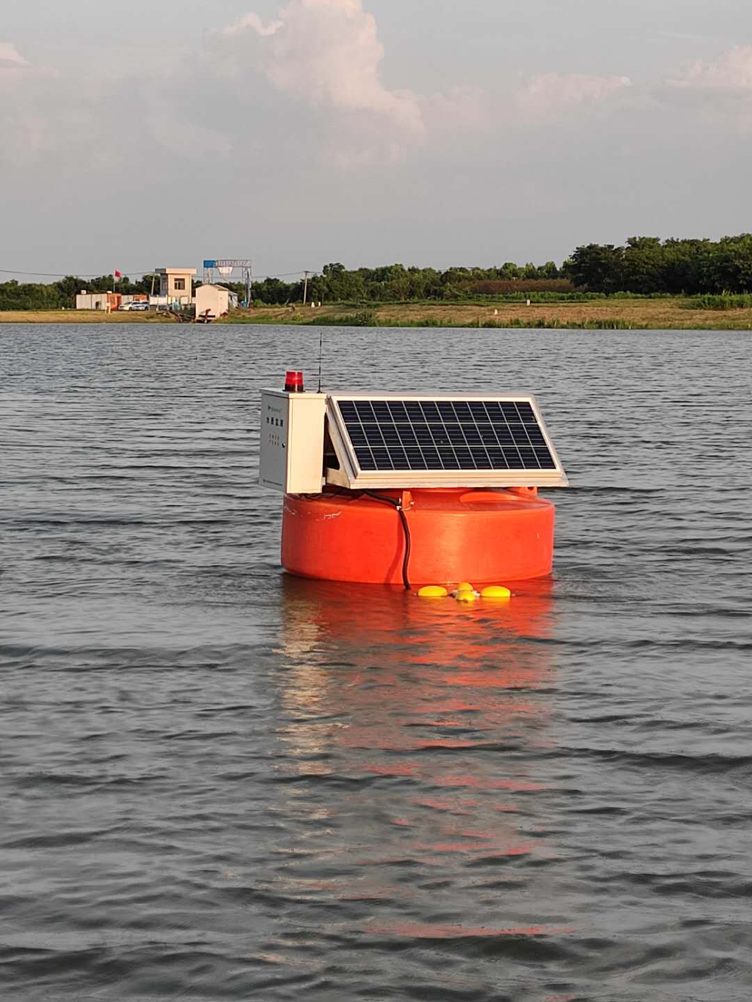 浮标型水质监测站
